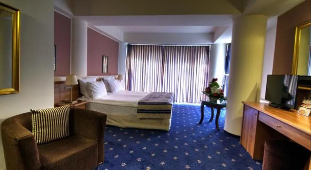 Трёхместный номер Standard с балконом Hotel Dumbrava