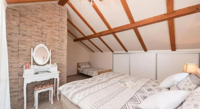 Apartments Bella Vista - One Bedroom Apartment With Sea View, Забронировать Апартаменты/квартира Отели Приморско-Горанской жупания с парковкой, Парковка