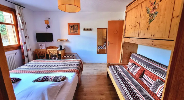 Двухместный номер Comfort с балконом Logis Hôtel Les Peupliers