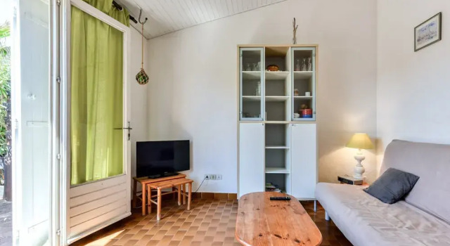 Bright Retreat by the Beach