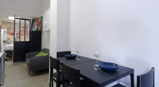 Joliette Studio privé, Забронировать Отель Отели Марселя с парковкой, рядом с Национальный театр Марселя Ла Крие, Парковка