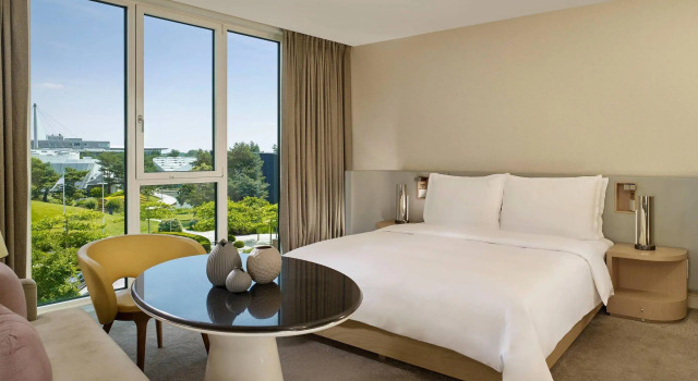 Номер Deluxe The Ritz-Carlton, Wolfsburg