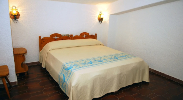 Апартаменты Мансарда с балконом HOTEL Al FARO , SPIAGGIA LA CINTA ,SAN TEODORO