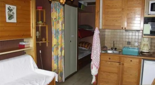 Apartment Les Trois Melezes, Prenota Appartamento Hotel a Alvernia con parcheggio, Parcheggio