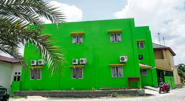OYO Life 2918 Kost Arrazaq, Rezervovat Hotel Pekanbaru Sumatra