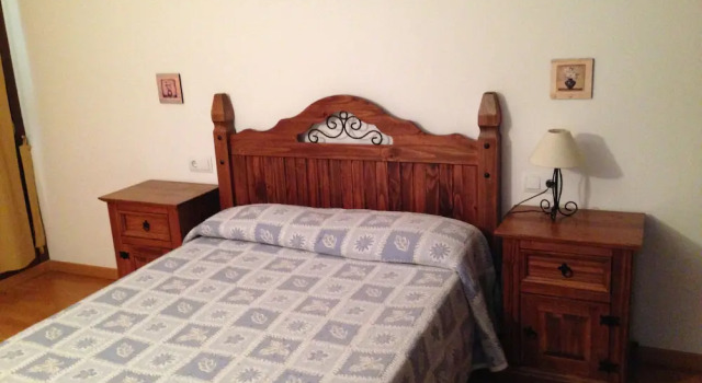 Apartaments Pirinenc, Забронировать Отель Эстерри-д'Анеу Pallars Sobirà, рядом с Экомузей в долине Анеу