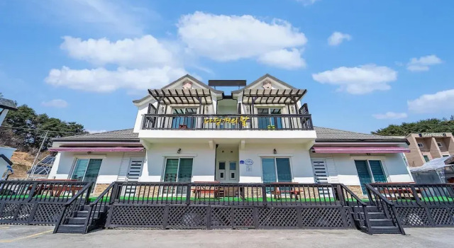 Gangneung Five Moon Pension, Boek Pension Hotels in Gangwon-Do met parkeren, Parkeren