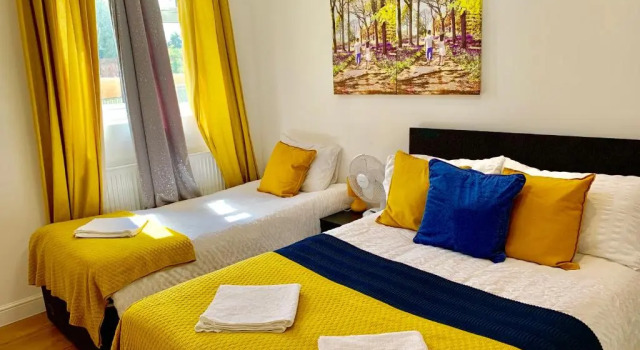 Spacious 2 Bedrooms 2 Baths Apartment with Garden and Parking, Varaa Huoneisto Asunnot kohteessa Merseyside, Huoneisto