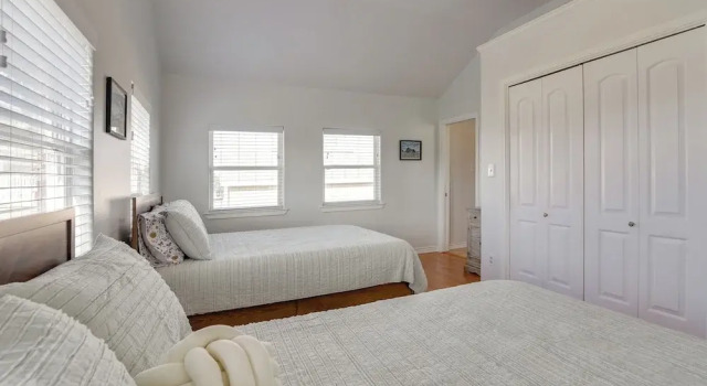 Steps to Sea! Crystal Beach Home w/ Furnished Deck, Book Feriehus Villaer i Houston, Villa