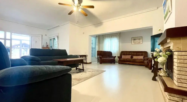 Villa in Roquetas near Beach & Pool, Забронировать Вилла Отели Рокетас-де-Мар с парковкой, Парковка