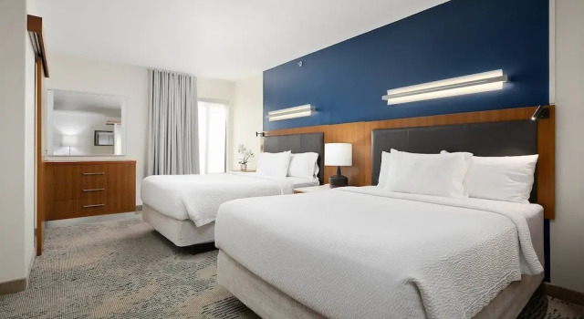 Двухместный люкс с видом на улицу SpringHill Suites by Marriott McAllen Convention Center