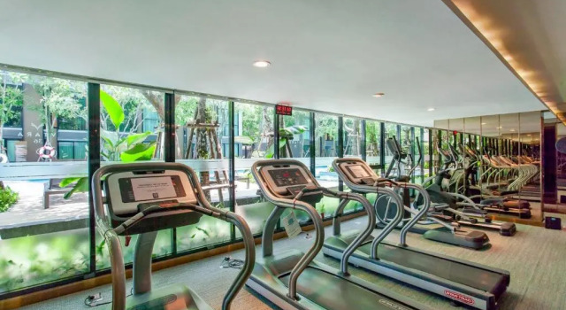 Condo NearBTS Bigpool Gym FastWifi Checkin24h 02