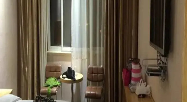Royal Dragon Airport Hotel, Prenota Hotel Hotel a Shaanxi con parcheggio, Parcheggio