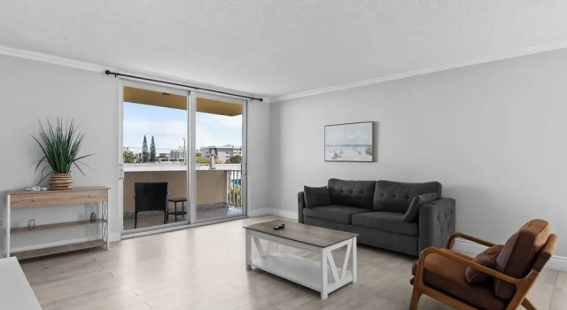Апартаменты Bay Harbor Sunset Apt 5A