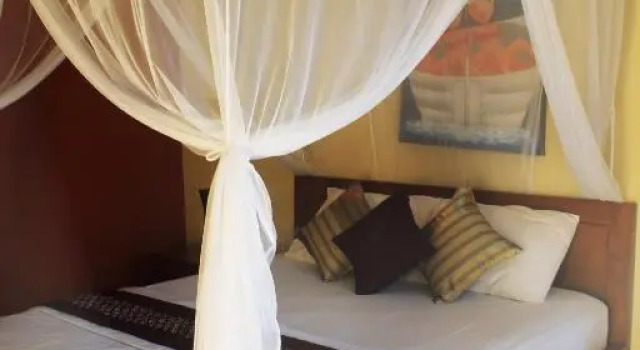 Dalum Homestay, Rezerwuj Hotel Hotele w Purwakerti z parkingiem, Parking