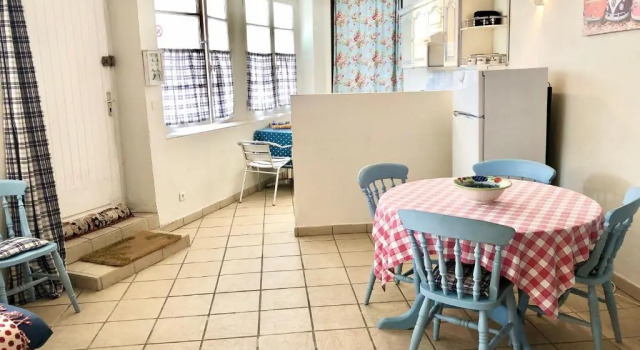 Коттедж с 2 комнатами Holiday Home Petite Maison Bleue