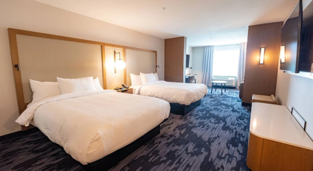 Люкс Fairfield by Marriott Inn & Suites Fond du Lac