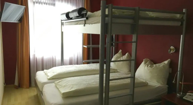 Четырёхместный номер Standard Hotel Falken