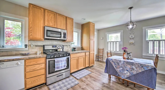 Коттедж Charming East Boothbay Cottage w/ Large Yard!