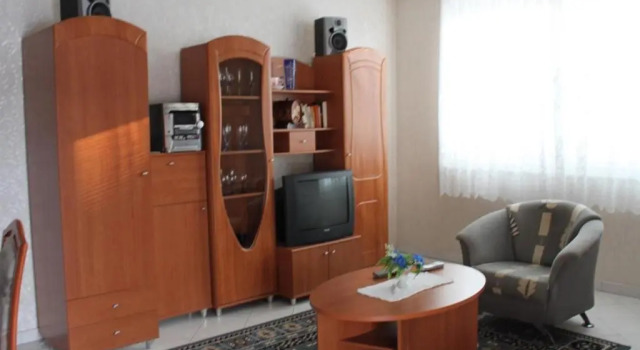 Pine Wood Apartment 6, Book Lejlighed Hoteller i Western Transdanubia med parkering, Parkering
