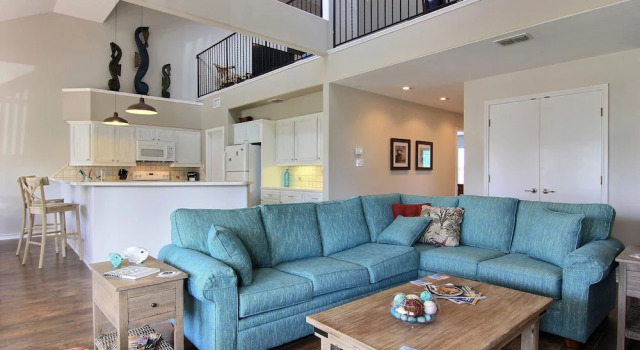 Sunny and Chairs 4 Bedrooms 3 Bathrooms Home