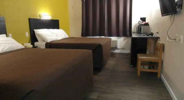 Четырёхместный номер Standard West View Motel