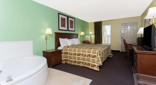 Двухместный номер Standard Days Inn by Wyndham Lamont/Monticello