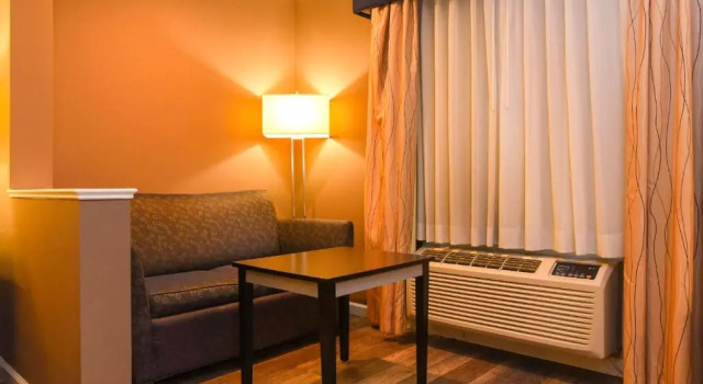 Люкс Capital Inn and Suites