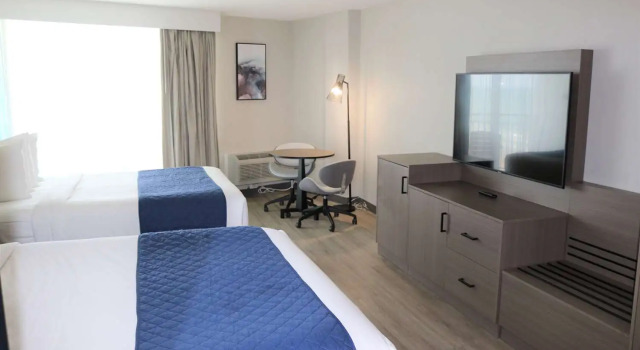 Четырёхместный номер Standard с видом на город Best Western Aku Tiki Inn