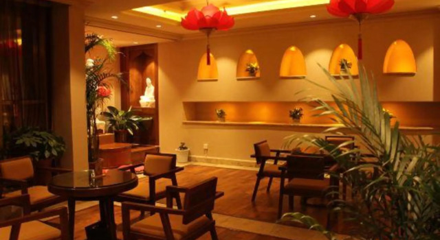 Liaokuo Jingshe, Rezerwuj Hotel Hotele w Qujing z parkingiem, Parking