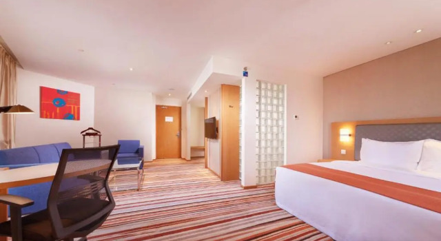 Номер Superior Holiday Inn Express Shanghai Jiading Industry Park by IHG