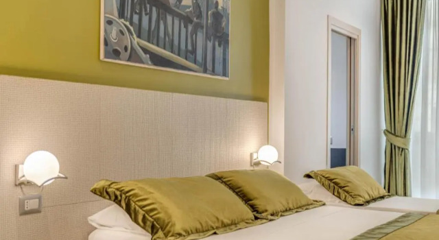 Трёхместный номер Trevi Palace Hotel