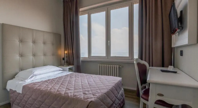 Одноместный номер Standard с видом на озеро Hotel Degli Oleandri