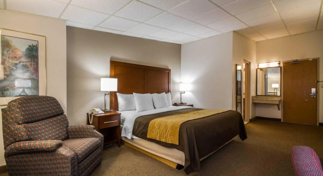Номер Standard Comfort Inn & Suites Madison - Airport