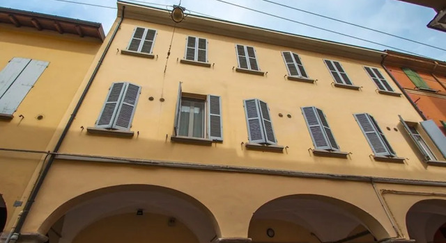 Bologna Città Turrita Rooms, Забронировать Отель Сан-Донато Болонья, рядом с Башня Гарисенда