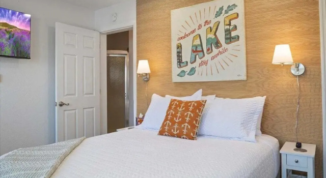 3mm Lake Ozark, Trailer Parking, Dock, Boat Slip, & Amazing Cove Views