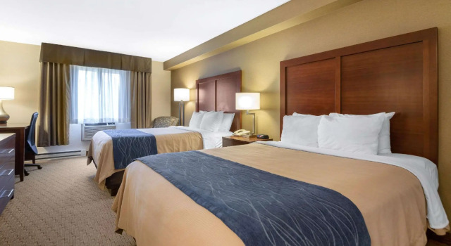 Четырёхместный номер Standard Comfort Inn Iron Mountain North