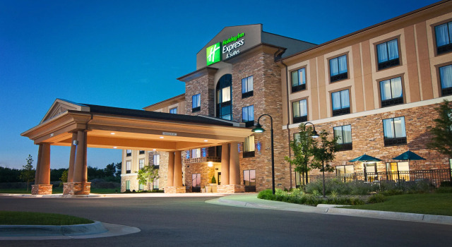 Holiday Inn Express Hotel & Suites Wichita Northeast, an IHG Hotel, Buchen Sie Hotel Wichita Kansas