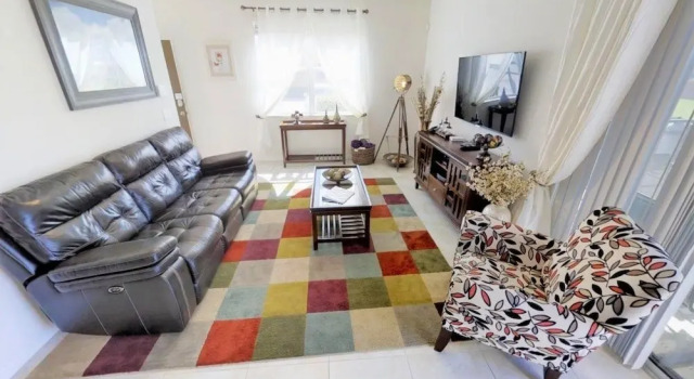 ACO FAMILY – 4 bd TOWNHOME WITH POOL (1515)