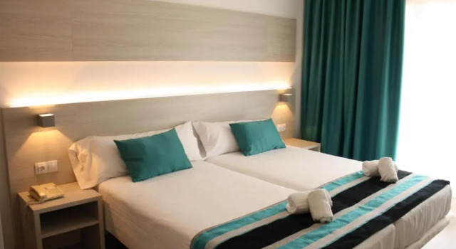 Conforto Casal quarto varanda Welikehotel Fenix