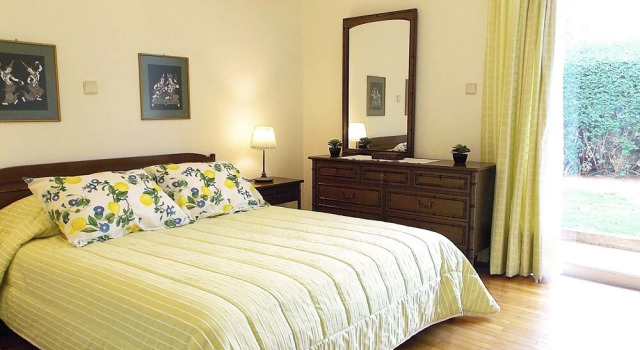 Glyfada Spacious Apartment Garden