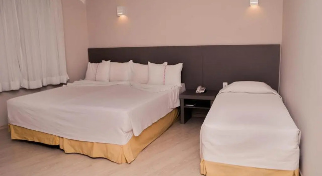 Трёхместный номер Standard Abba Hotel