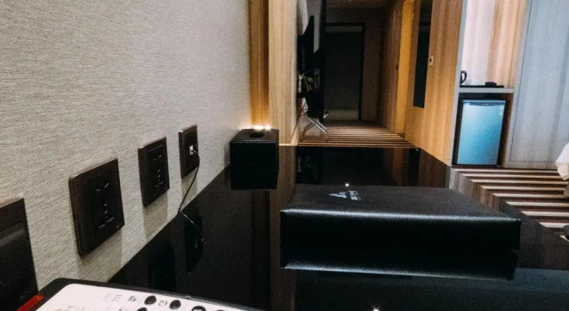 Четырёхместный номер Deluxe Grand Royal Hotel