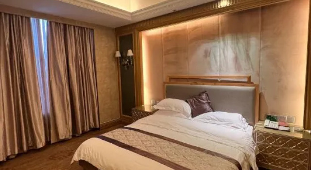 Полулюкс Qemo Hotel (Qemo People's Government Branch)