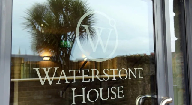 Апартаменты Apartment 2 Waterstone House - Luxury Sea View Apartment