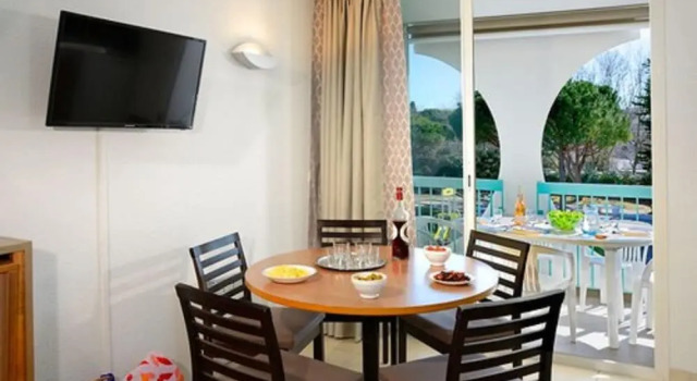 Семейные апартаменты с 2 комнатами Residence Residéal La Grande Motte