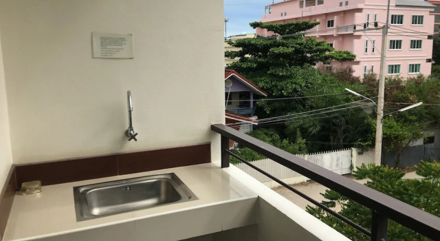 Двухместный номер Standard с балконом Sunshine Hostel