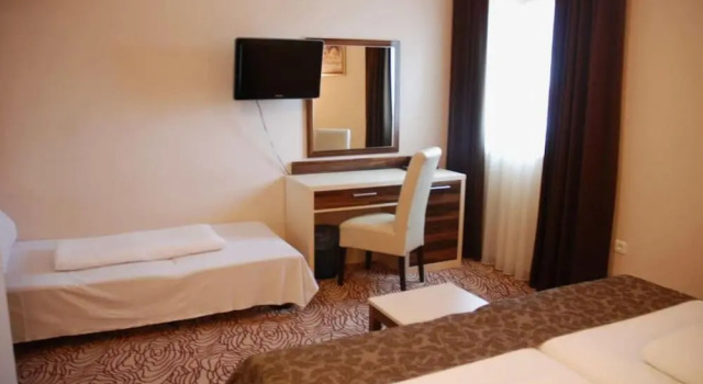 Трёхместный номер Standard с балконом и с видом на внутренний двор Hotel Terra