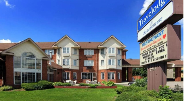 Travelodge by Wyndham Niagara Falls Lundys Lane, Buchen Sie Hotel Hotels in New York State mit Pool, Schwimmbad