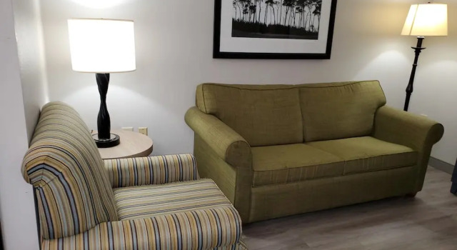 Двухместный люкс Country Inn & Suites by Radisson, Buford at Mall of Georgia, GA